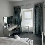 Period Townhouse In Town *