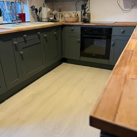 Period Townhouse In Town 펜션