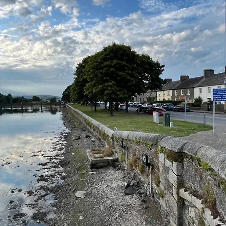 펜션 Period Townhouse In Town 위클로