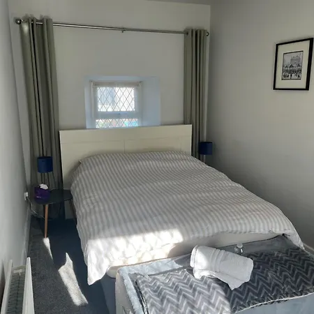 Period Townhouse In Town 펜션